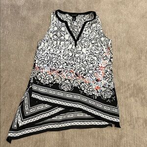 White House Black Market Black and White Patterned Tunic